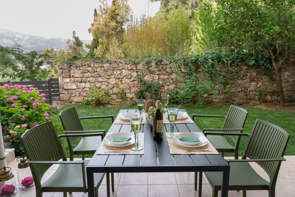 Central & Elegant Suite With Private Garden Argostoli  Eksteriør billede